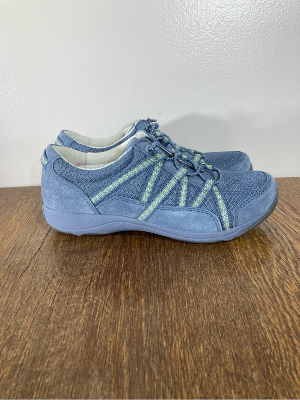 New Dansko Harlyn Lightweight Sneaker Women’s Size 5.5-6 Blue